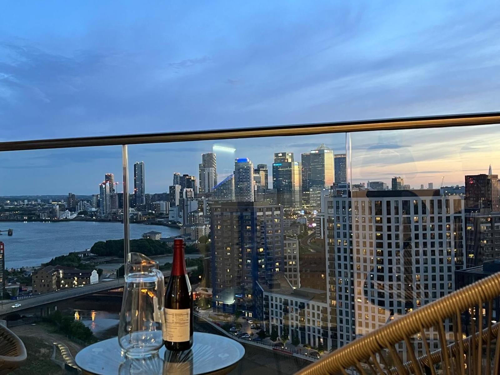 Apartamento Ac Luxe Penthouse With Free Parking Londres Exterior foto